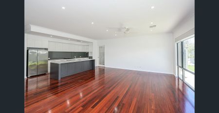 Rossmoyne Living - Photo 2