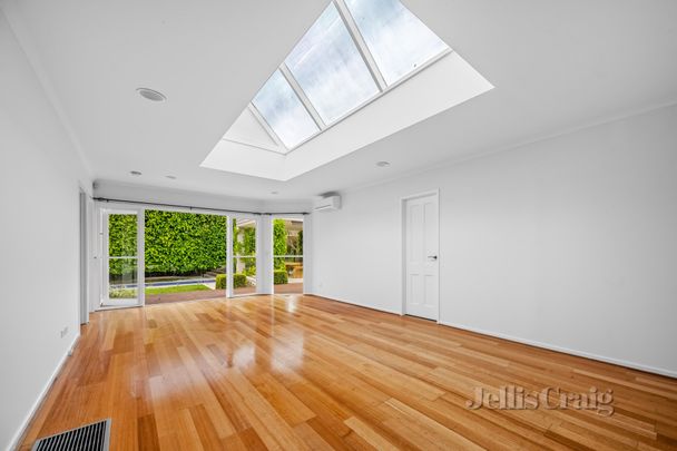 4 Greendale Road, Glen Iris - Photo 1