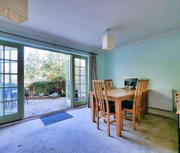 Bingham Close, Cirencester, GL7 - Photo 3