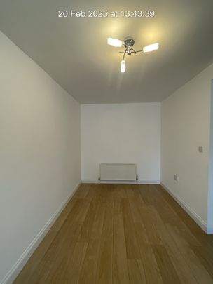 2 Bed Flat, Fountain Mill, BS5 - Photo 1