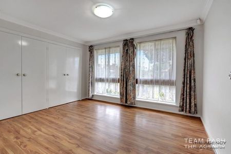 Located on quiet Graveney Way in Maddington, this neat 3-bedroom home offers easy, comfortable living - Photo 4