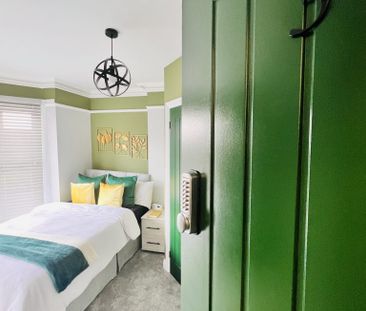 BEDROOM 1- MEDIUM DOUBLE ENSUITE - Photo 3