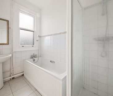 Room in a Shared Flat, Lower Addiscombe Road, CR0 - Photo 3