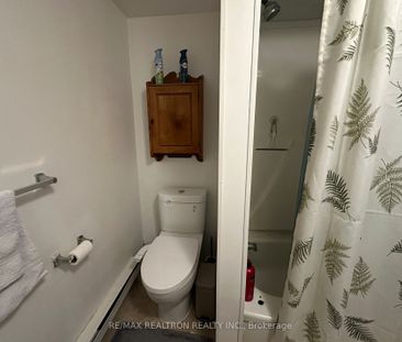 For Lease - 868 Magnolia Avenue, Newmarket, Ontario - Photo 6