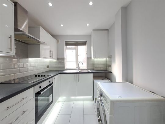 East Vale, The Vale, London W3 - Photo 1