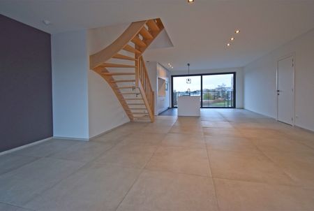 RUIM EIGENTIJDS DUPLEX APPARTEMENT MET RUIME TERRASSEN - Foto 2