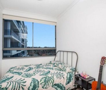Fully Furnished 2-Bedroom Apartment - Photo 5