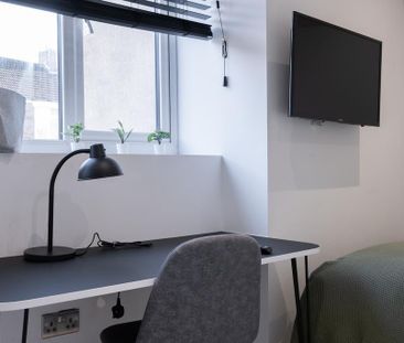 2 bedroom semi-detached house to rent - Photo 1