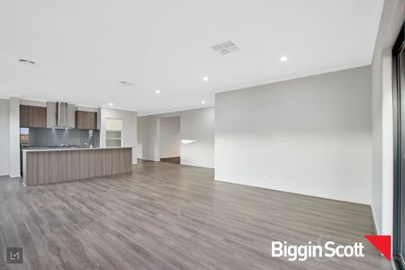 Quality Family Home In Placid Community. - Photo 2