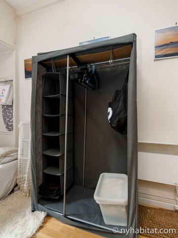 Logement à Paris, Location meublée - Photo 2