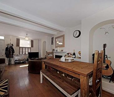 St Helens Road, W13 - Photo 2