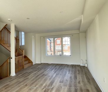 Condo Townhouse For Lease | S7316512 - Photo 5