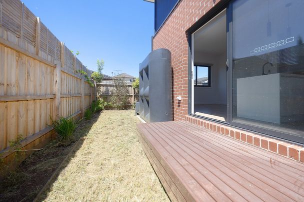 2/1 Taylors Avenue, Reservoir VIC 3073 - Photo 1
