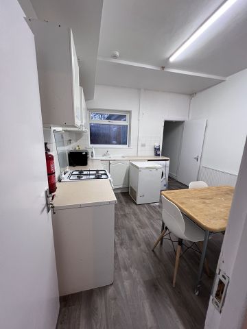 2 Bed Terraced House, Brailsford Road, M14 - Photo 4