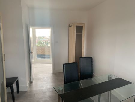 2 Bed Flat, Burnley Road, NW10 - Photo 5