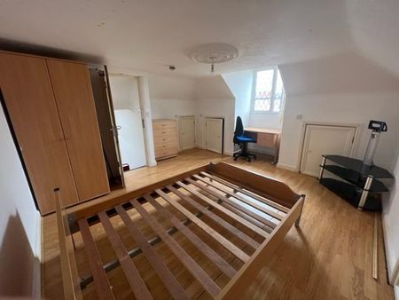 4 bedroom apartment to rent - Photo 4