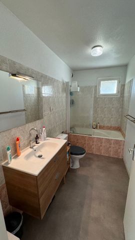 Quartier de l'Université, T1 bis non meublé de 33m² avec coin chambre en Résidence récente avec balcon et parking privé, - Photo 4