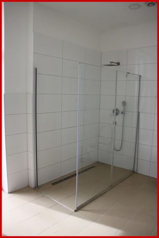 huesch-immobilien Geschmackvolle 2-Raumwohnung mit großem Balkon, schickem Duschbad u. Lift! - Photo 3