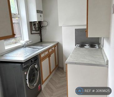 2 bedroom terraced house to rent - Photo 3
