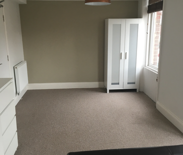 Spencer Street Unit 4 - Photo 4