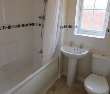 3 bedroom semi-detached house to rent - Photo 3