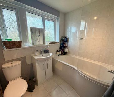 3 bedroom terraced house to rent - Photo 3