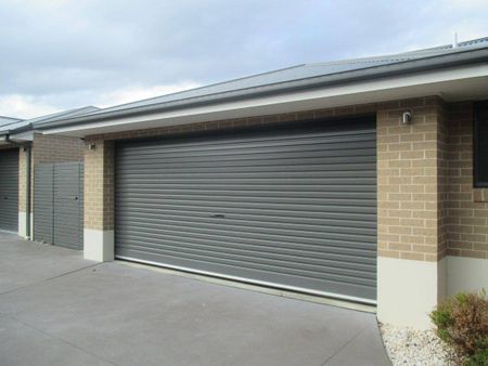 SPACIOUS TOWNHOUSE IN CENTRAL BAIRNSDALE - Photo 3