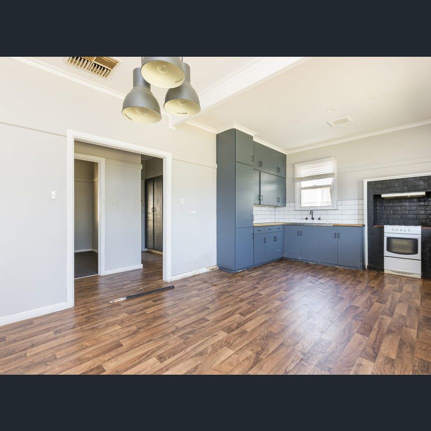 10 Sargent Avenue, Mildura, Vic 3500 - Photo 1
