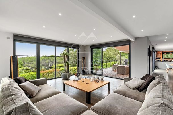 Arrière-pays cannois - Splendide villa contemporaine - Photo 1