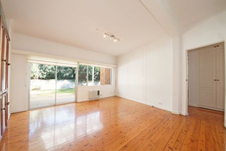 10 Carisbrook Street, Linley Point NSW 2066 - House For Rent | Domain - Photo 2