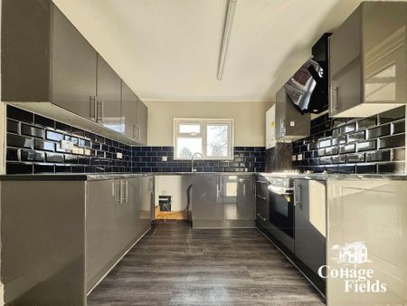 4 bedroom terraced house to rent - Photo 5