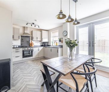 3 bedroom semi-detached house to rent - Photo 5