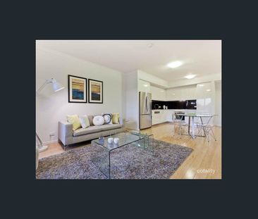 Super Stylish 1 x 1 Apartment ( semi furnished ) - Photo 3