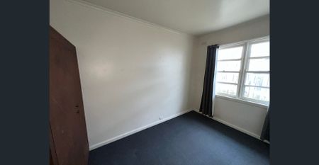 Suitable 3 Bedroom Home on Savige Street - Photo 2