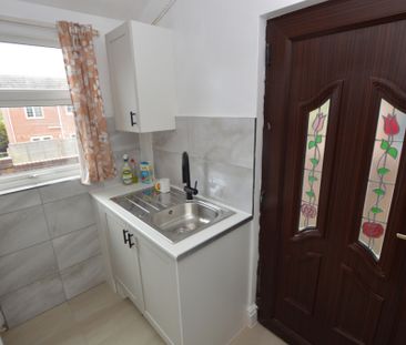 2 Bedroom Terraced House - Photo 4