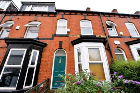 4 bedroom House in Ashville Road, Leeds - Photo 2