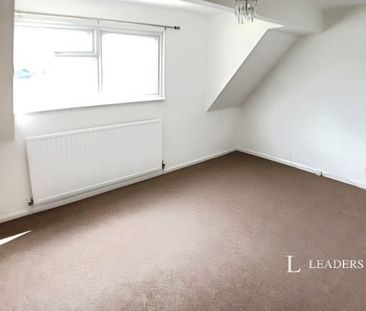 3 bedroom end of terrace to rent Still Close, Market Deeping, PE6 - Photo 2