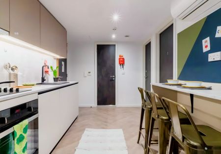 Silver 3 Bed Apartment - Photo 5