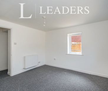 2 bedroom apartment to rent Clarence Park Road, Pokesdown, Bournemo... - Photo 2