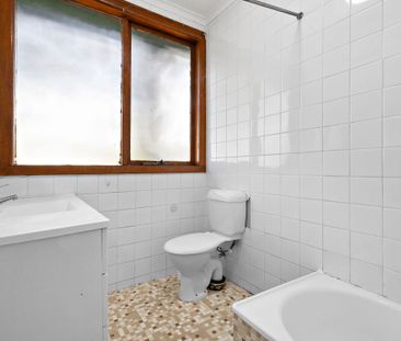 Charming Coastal Cottage - Convenience, Comfort & Character - Photo 1