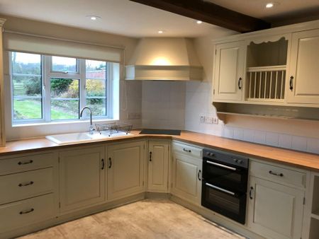 4 bedroom detached house to rent - Photo 5