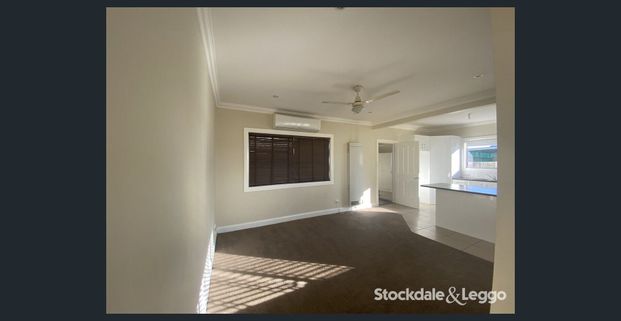2 Bedroom Home Close To Town! - Photo 1