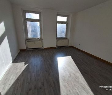Helle 3 Zimmer Wohnung mit viel Tageslicht im 1.OG neu renoviert - Foto 1