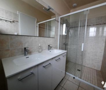 Maison meublée mitoyenne - Proche commerce - Photo 5