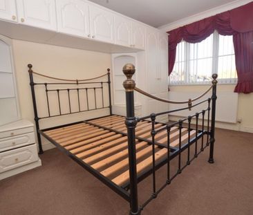 2 Bedroom Terraced House - Photo 2