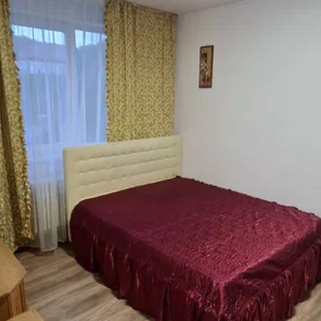 2 camere, decomandat, 50 mp, de inchiriat apartament in zona Precista, Scoala Nr.4, Cod 163048 - Fotografie 1