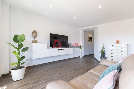 Alquiler temporal – Piso reformado con balcón a pocos pasos de la playa en El Cabanyal - Foto 2