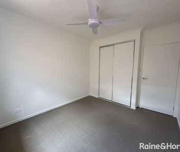 Beautiful 4-Bedroom Home with Large Open Living - Munno Para Downs - Photo 2