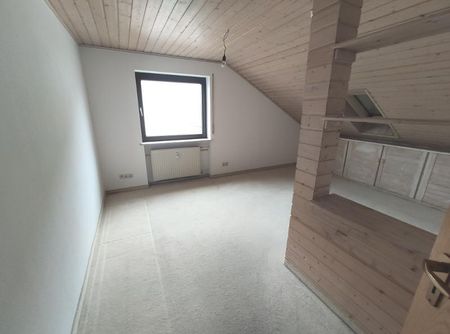 3 Zi. DG Wohnung mit Küche, Gartenmitbenutzung und Stellplatz - Photo 5