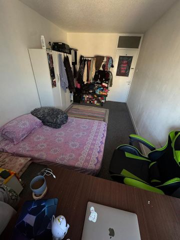 3 bedroom flat to rent - Photo 3